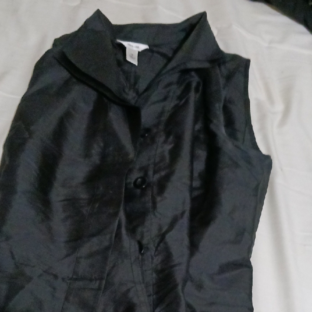 Talbots Black Sleeveless Button Down Shirt